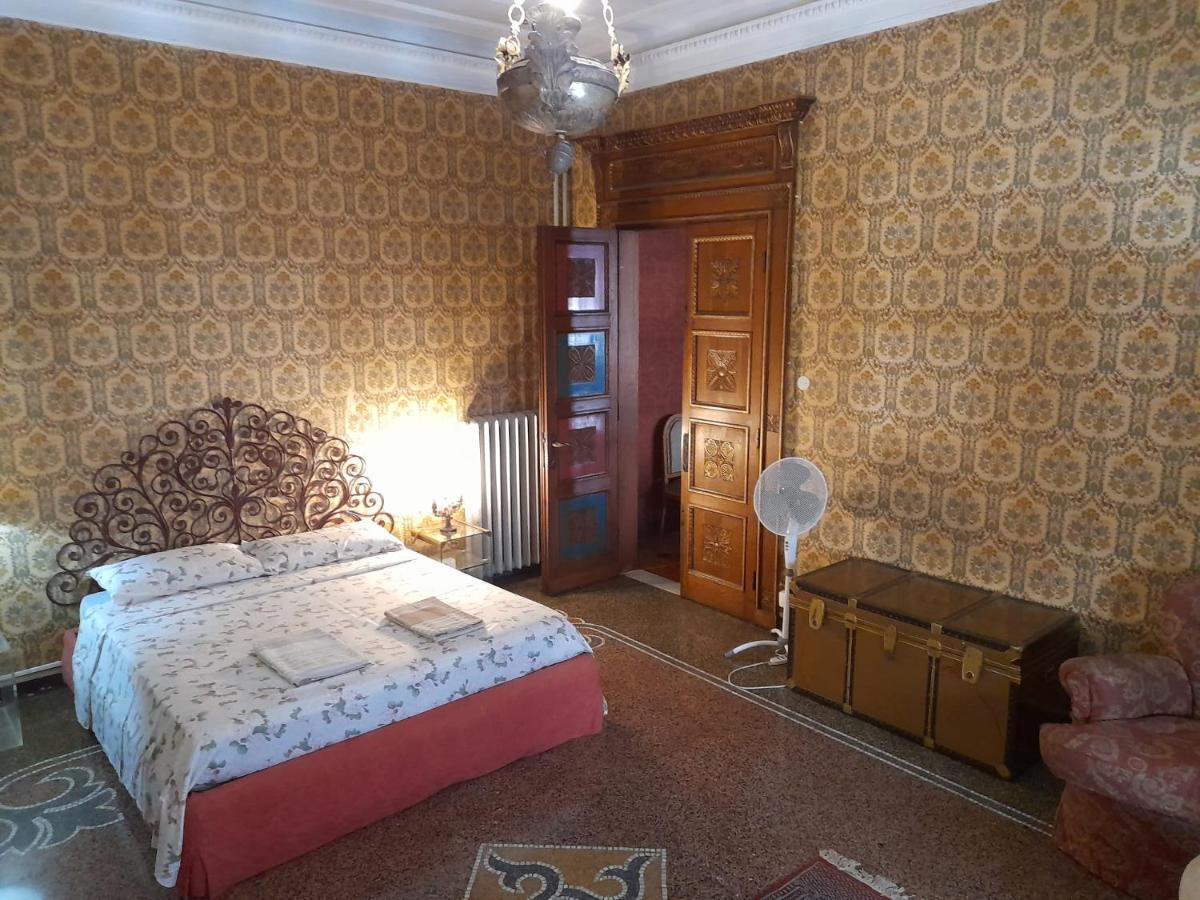 Apartmán Le Stanze Del Notaio Janov Exteriér fotografie