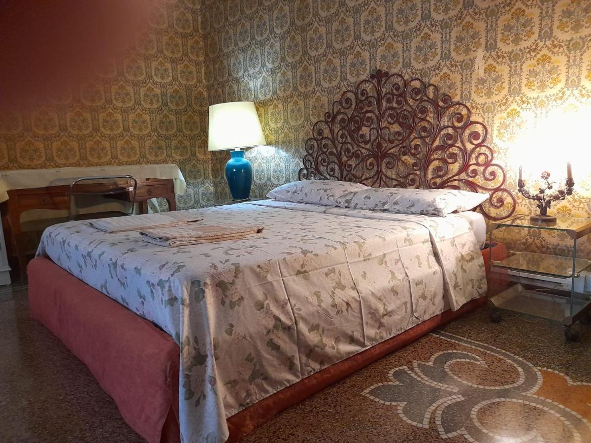 Apartmán Le Stanze Del Notaio Janov Exteriér fotografie